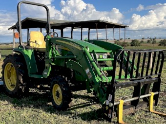 2008 John Deere 3520 Utility Tractor -  Optional Slasher