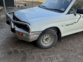 2002 Mitsubishi Triton Single Tray Ute