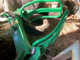 Hustler LM100 soft hands / bale grab