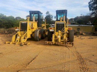 2 x Mitsubishi Graders
