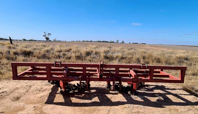 Daybreak Track Renovator
