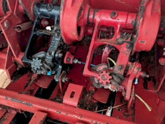 Small Square Baler - New Holland 568