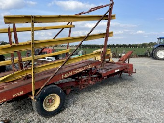 New Holland 1012 Hay Bale Wagon