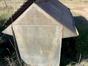 Large Sheep Feeder