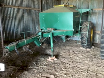 Simplicity 5700 Litre Air Seeder, A-Bar and 55 Tyne Seeding Kit