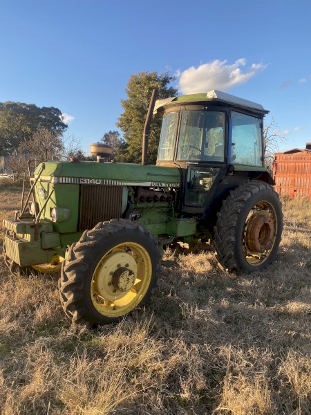 John Deere 3140 4x4 Tractor