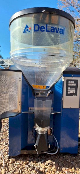 DeLaval lamb & kid feeder LKF1200