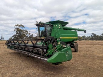 2002 John Deere 9650 CTS Header and 930F Flex Front