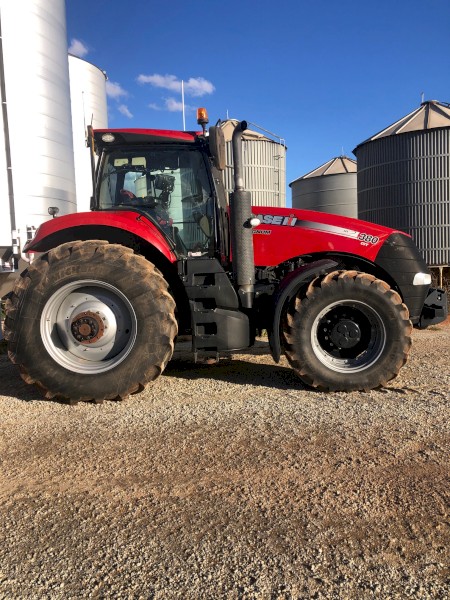 2017 Case IH Magnum 380 CVT Tractor
