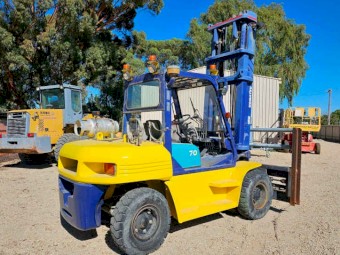 Komatsu FG70-7, 7 Tonne Forklift, very low hours