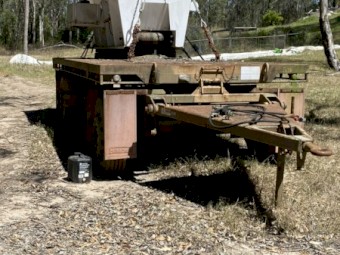 1989 Haulmark 2DT Dog Trailer (Spare Tyre)