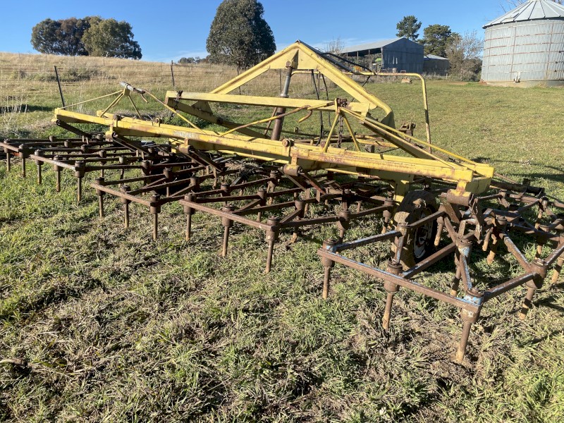 Hydraulic Level lift Harrows 