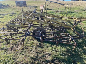 Hydraulic Level lift Harrows 