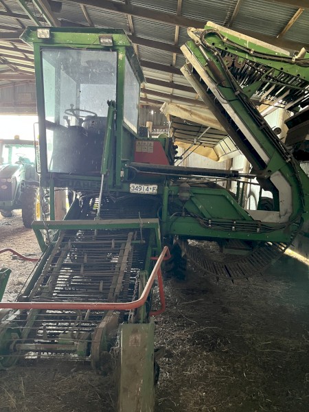 Tomato Harvester