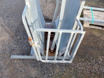 Norton calf cradle