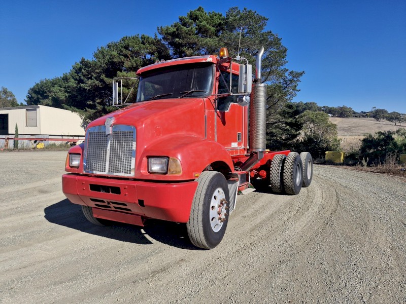 1996 Kenworth T300