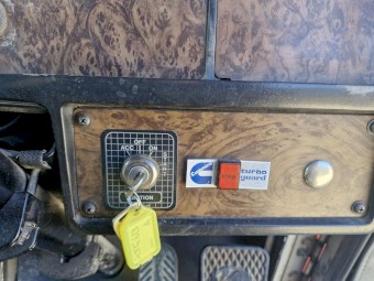 1996 Kenworth T300