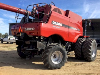 2016 Case IH 7140  Header  40' 2152 MacDon front and Leith Trailer