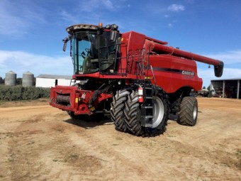 2016 Case IH 7140  Header  40' 2152 MacDon front and Leith Trailer