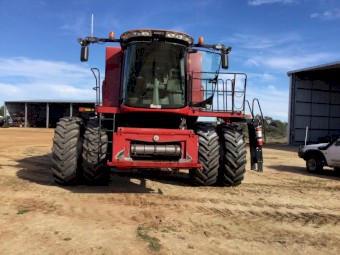 2016 Case IH 7140  Header  40' 2152 MacDon front and Leith Trailer