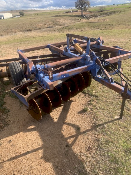 Grizzly ‘grumpy’ offsets 28 plate