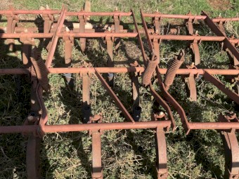 Inter 511 combine tynes undercarriage parts