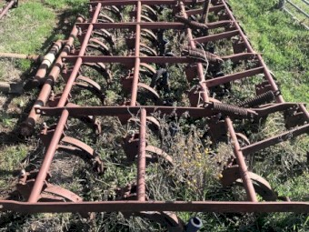 Inter 511 combine tynes undercarriage parts