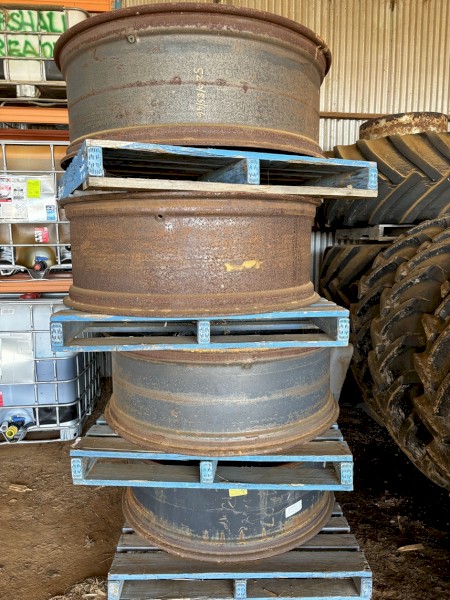 CNH 10 Stud Rims