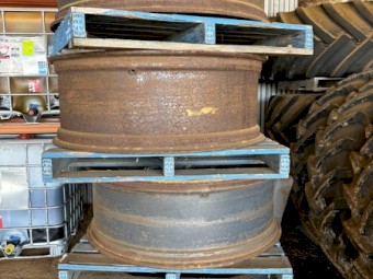 CNH 10 Stud Rims