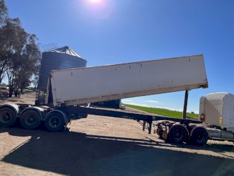 2000 Moore A Trailer Grain Tipper