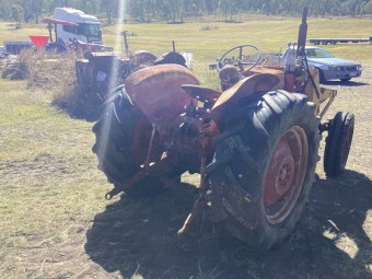 International B275 Tractors x 2