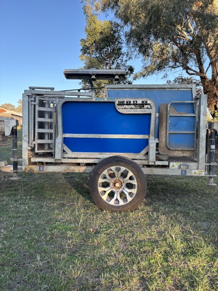 Clipex 5 way sheep handler / auto-drafter