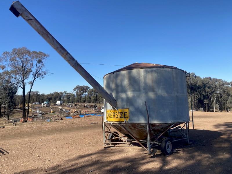 Feild Bin With Auger