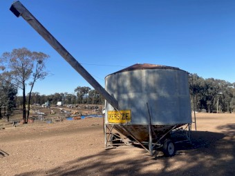 Feild Bin With Auger