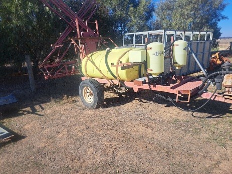 Hardi 1000 litre  unit with 14.5 metre boom