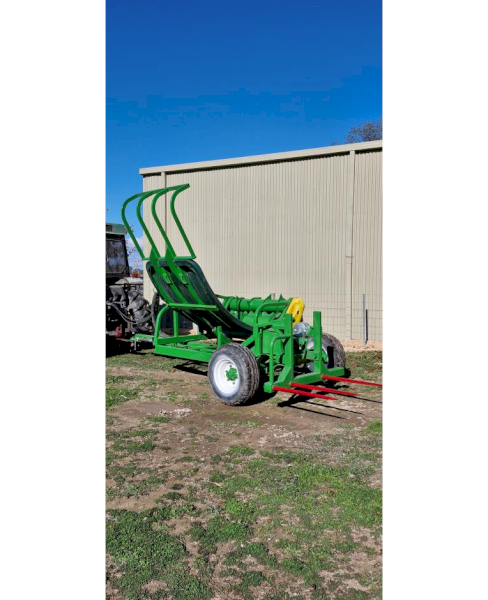 HUSTLER  Chainless 4000 Series iii  Bale Feeder