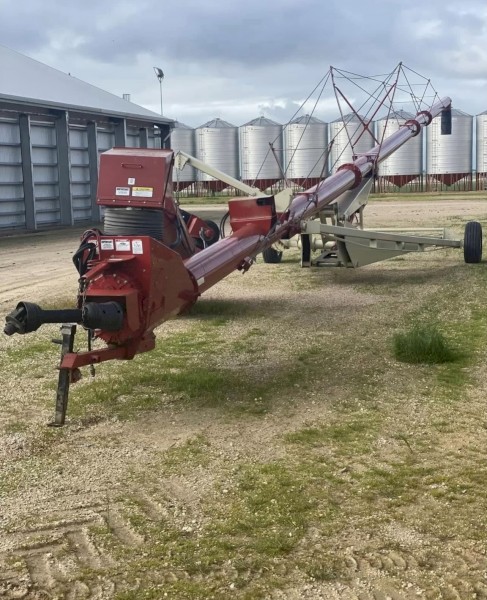 Farm King 13x95 Swing Away Auger 