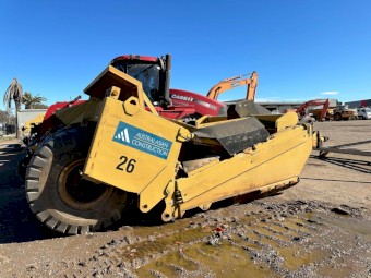 2007 CAT Scraper