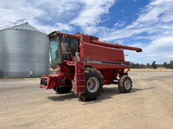 Case IH 1680 Header with 30' Front
