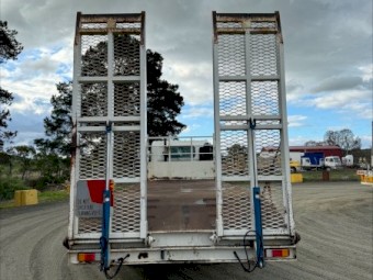 2006 Hino GH1J 4x2 Tray Truck with Ramps