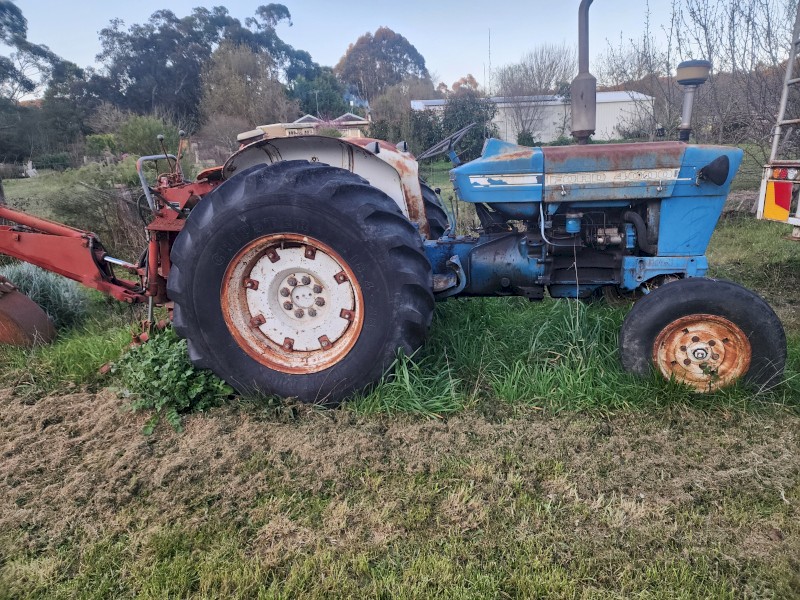 Ford 4000 + 3pl backhoe