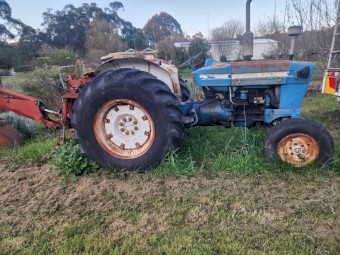 Ford 4000 + 3pl backhoe
