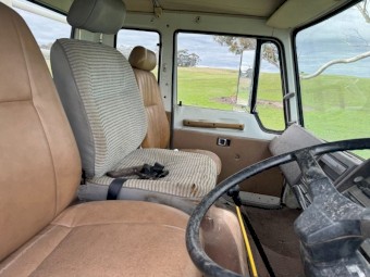1986 Hino FF197 with crate