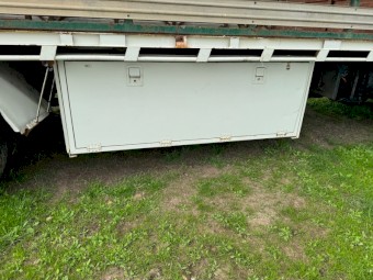 1986 Hino FF197 with crate
