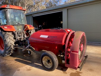 Vineyard sprayer 