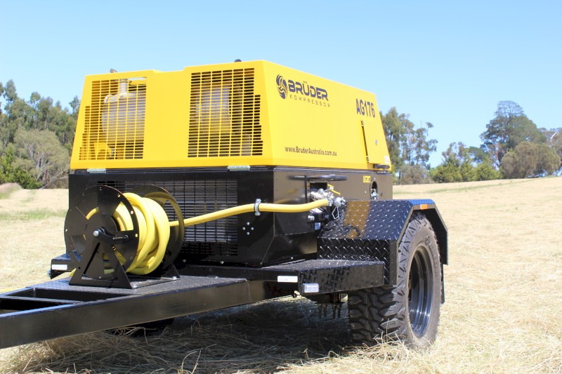 New Bruder agricultural farm compressor AG176 on heavy-duty trailer