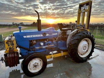 Ford 3000 with Heavy Duty Hesco Forklift & Side Shift