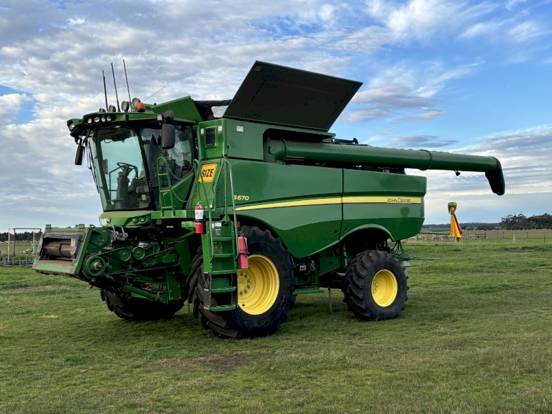 2014 John Deere s670