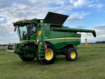 2014 John Deere s670