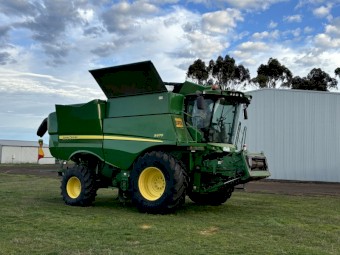 2014 John Deere s670